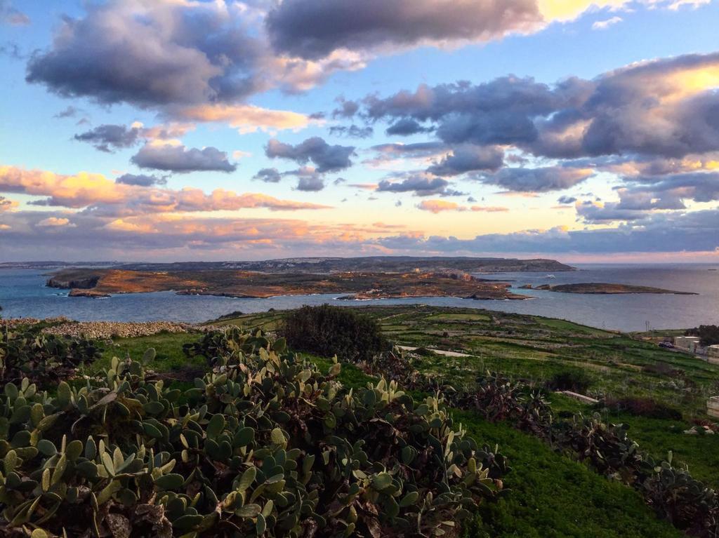 Ta'Kemmuna Qala Exterior foto